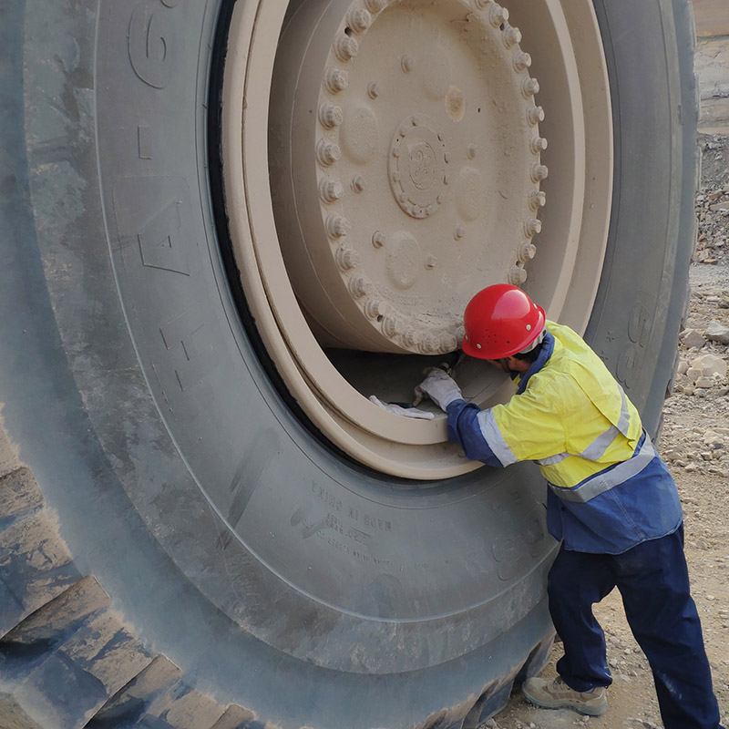 天下上最大尺寸的陆安牌工程机械轮胎在煤矿运行体现优异